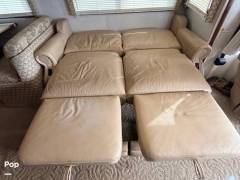 2005 Winnebago Journey 39K, $ 41,700