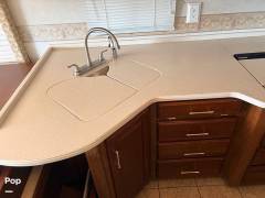 2005 Winnebago Journey 39K, $ 41,700