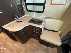2015 Leisure Travel Unity U24TB, $ 88,500