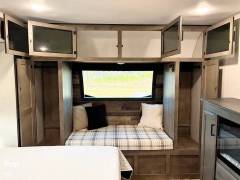 2022 Venture RV SportTrek STT302VRB, $ 32,000