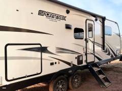 2022 Venture RV SportTrek STT302VRB, $ 32,000