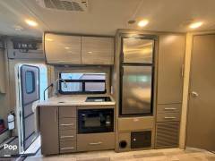 2019 Thor Motor Coach Axis 25.6, $ 69,500