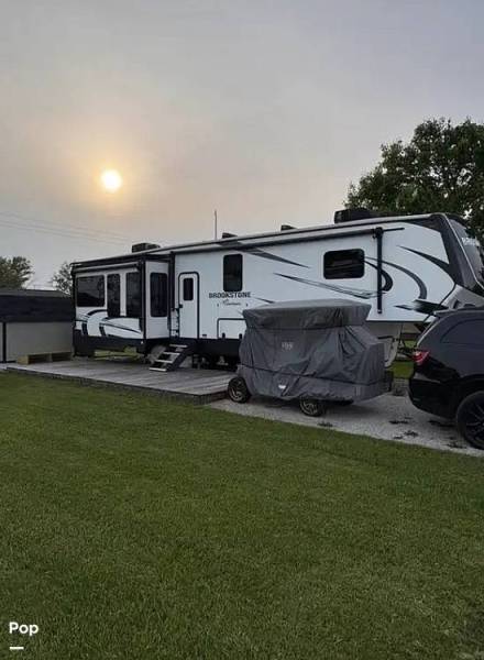 2022 Coachmen Brookstone 398MBL, $ 54,500