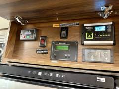 2021 Winnebago Navion 24V, $ 106,000