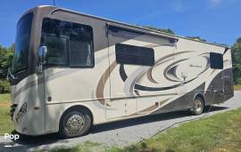 2017 Thor Motor Coach Hurricane 31Z, $ 66,600