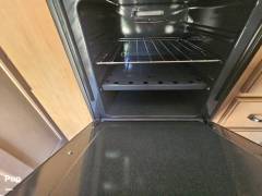 2017 Thor Motor Coach Hurricane 31Z, $ 66,600