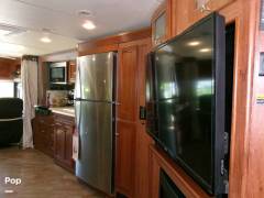 2018 Winnebago Forza 38F, $ 133,000