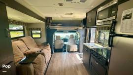 2019 Dynamax Isata 3 24FW, $ 78,900