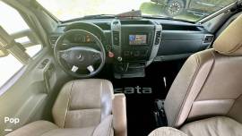 2019 Dynamax Isata 3 24FW, $ 78,900