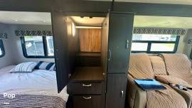 2019 Dynamax Isata 3 24FW, $ 78,900