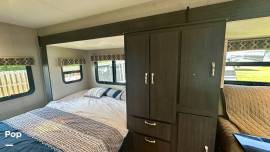 2019 Dynamax Isata 3 24FW, $ 78,900