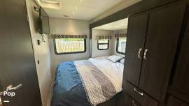2019 Dynamax Isata 3 24FW, $ 78,900