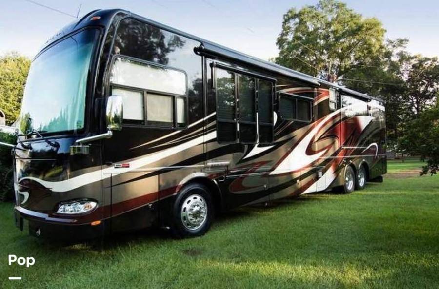 2012 Thor Motor Coach Tuscany 42RQ, $ 129,000