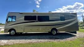 2016 Fleetwood Bounder 35K, $ 65,000