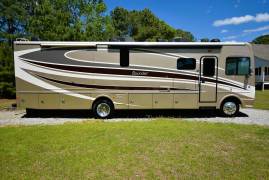 2016 Fleetwood Bounder 35K, $ 65,000
