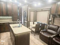 2018 Vanleigh RV Vilano 325RL, $ 32,900