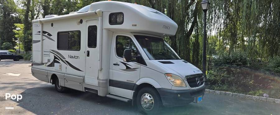 2010 Itasca Navion 24K, $ 50,000