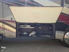2013 Winnebago Adventurer 32H, $ 59,000
