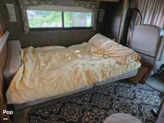 2013 Winnebago Adventurer 32H, $ 59,000