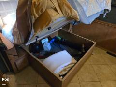 2013 Winnebago Adventurer 32H, $ 59,000