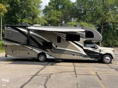 2022 Thor Motor Coach Magnitude XG32, $ 173,000