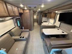 2022 Thor Motor Coach Magnitude XG32, $ 173,000