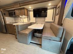 2022 Thor Motor Coach Magnitude XG32, $ 173,000