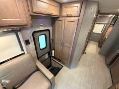 2022 Thor Motor Coach Magnitude XG32, $ 173,000