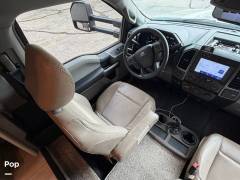 2022 Thor Motor Coach Magnitude XG32, $ 173,000
