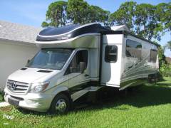2018 Dynamax Isata 3 Series 24FW, $ 82,950