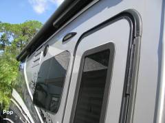 2018 Dynamax Isata 3 Series 24FW, $ 82,950
