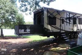 2018 Heartland Road Warrior 429TH, $ 45,000