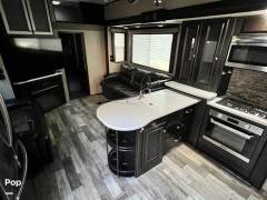 2018 Heartland Road Warrior 429TH, $ 45,000