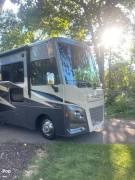 2022 Winnebago Sunstar 31B, $ 94,868