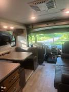 2022 Winnebago Sunstar 31B, $ 94,868