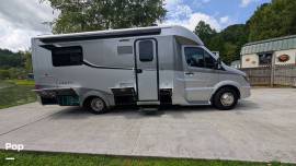2017 Leisure Travel Unity U24IB, $ 98,500