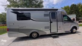 2017 Leisure Travel Unity U24IB, $ 98,500
