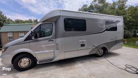 2017 Leisure Travel Unity U24IB, $ 98,500