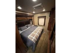 2015 Jayco Seneca 37TS, $ 121,000