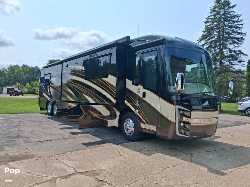 2017 Entegra Coach Insignia 44B, $ 194,995