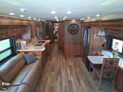 2017 Entegra Coach Insignia 44B, $ 194,995