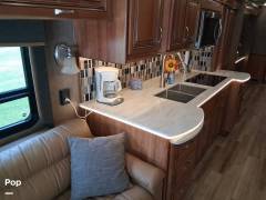 2017 Entegra Coach Insignia 44B, $ 194,995