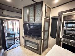 2021 Grand Design Momentum 397TH, $ 75,000