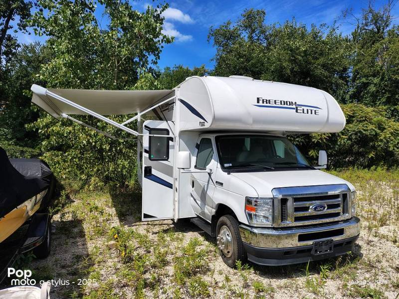 2022 Thor Motor Coach Freedom Elite 22FE, $ 73,000