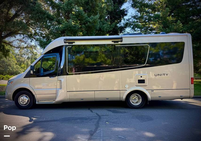 2019 Leisure Travel Unity U24MB, $ 133,000