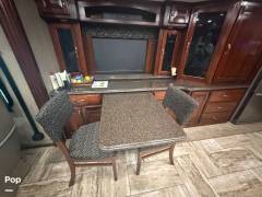 2018 Fleetwood Discovery LXE 40E, $ 178,000