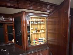 2018 Fleetwood Discovery LXE 40E, $ 178,000