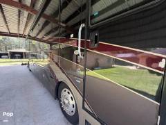 2018 Fleetwood Discovery LXE 40E, $ 178,000