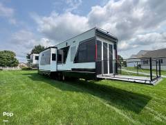 2025 Brinkley G4100, $ 163,500