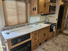 2019 Coachmen Leprechaun 319MB, $ 64,000